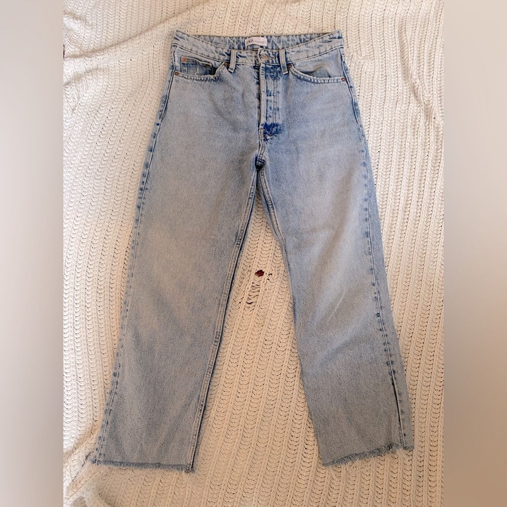 Zara Light Wash Raw Hem Jeans Size 6